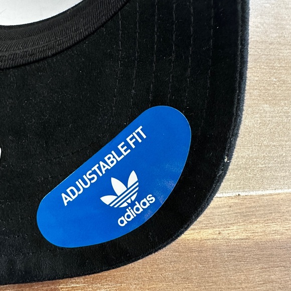 adidas Black Chambray/Suede Precurve Snapback Adjustable Hat NWT - Picture 4 of 5
